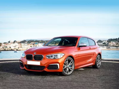 123oto THAY KÍNH XE Ô TÔ BMW 118i tận nơi